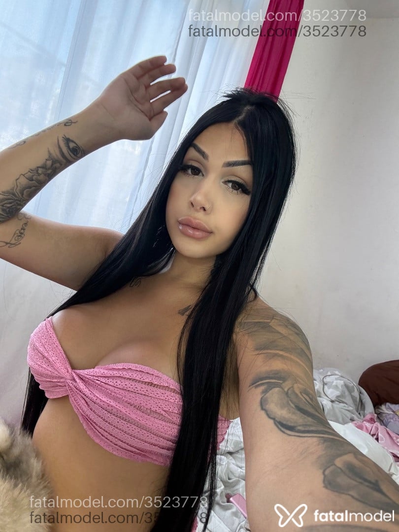 Acompanhante mulher trans morena (o) de olhos castanhos - Júlia Matias Acompanhante mulher trans morena (o) de olhos castanhos - Júlia Matias