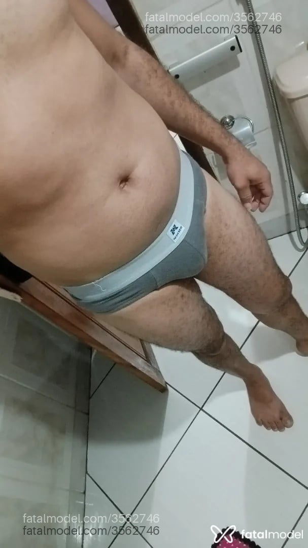 Acompanhante homem morena (o) de olhos pretos - Vinny Acompanhante homem morena (o) de olhos pretos - Vinny