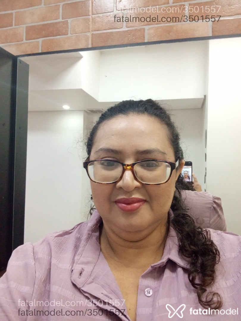 Acompanhante mulher com cabelo castanho de olhos castanhos - Alissa Acompanhante mulher com cabelo castanho de olhos castanhos - Alissa