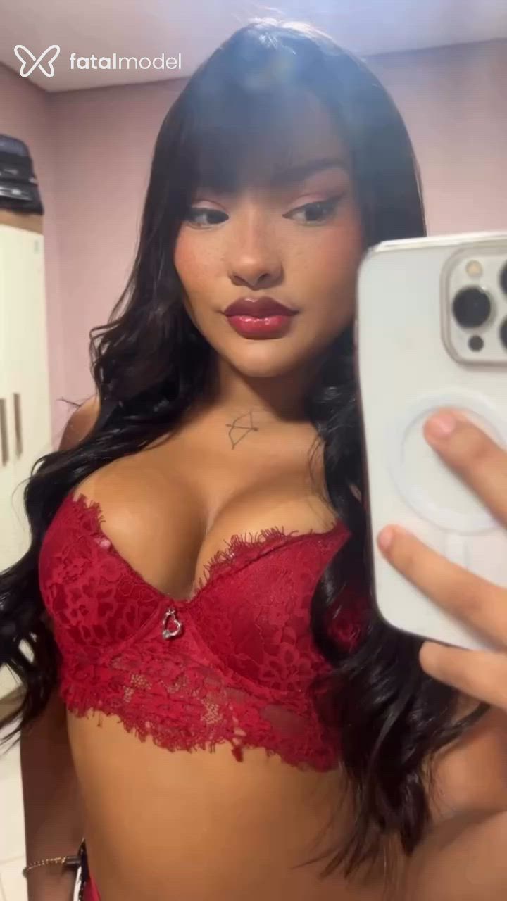 Acompanhante mulher morena (o) de olhos castanhos - Luana
