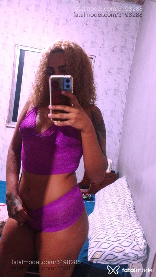 Acompanhante mulher loira (o) de olhos castanhos em Resende - Sasha