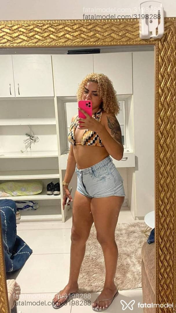 Acompanhante mulher loira (o) de olhos castanhos em Resende - Sasha