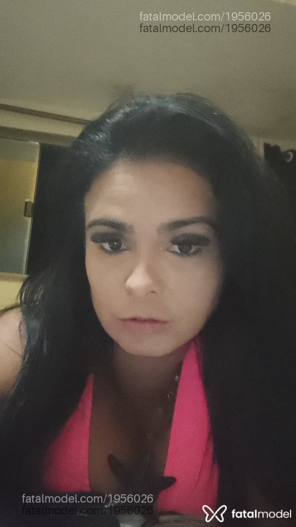Acompanhante mulher morena (o) de olhos pretos - Luara