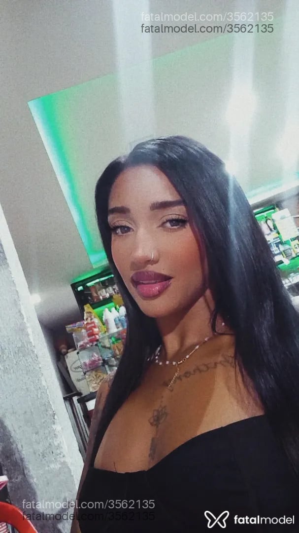 Acompanhante mulher morena (o) de olhos castanhos - Kimberly
