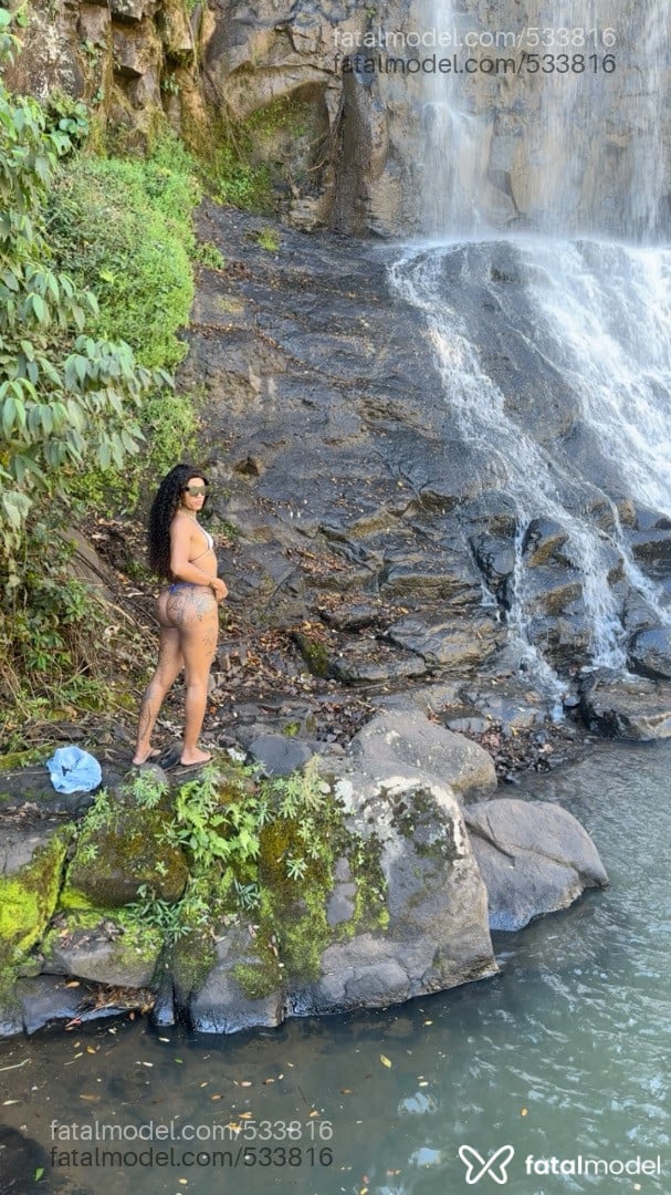 Acompanhante travesti morena (o) de olhos castanhos - Camila Acompanhante travesti morena (o) de olhos castanhos - Camila