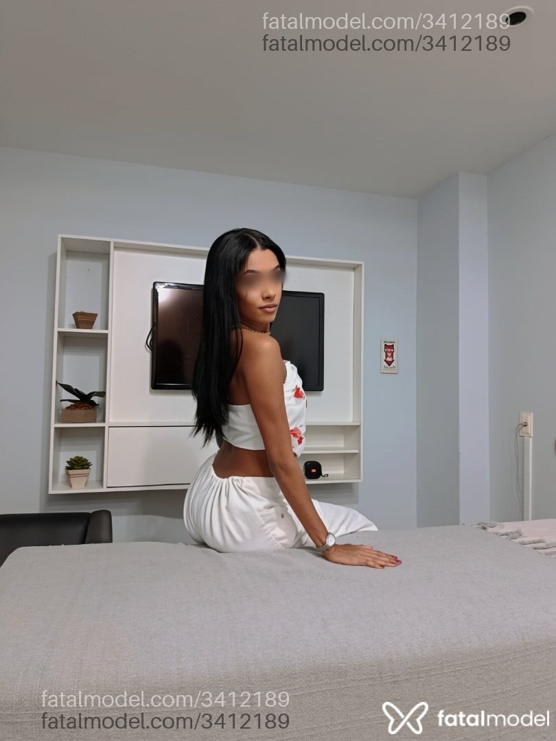 Acompanhante mulher com cabelo castanho de olhos castanhos - Alexia