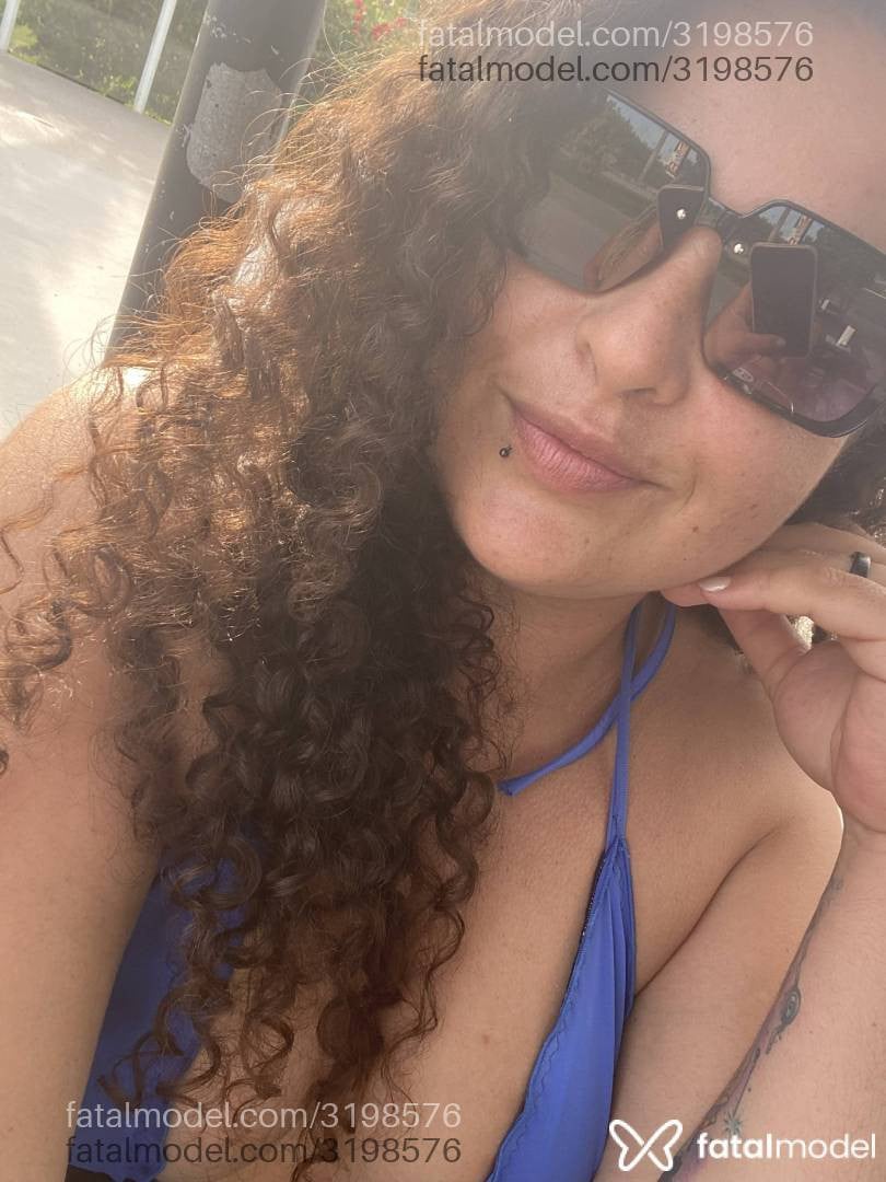 Acompanhante mulher com cabelo castanho de olhos castanhos em Cabo Frio - Pérola