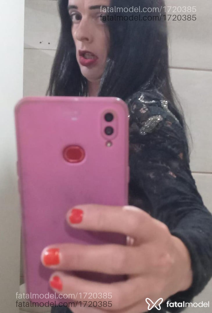 Acompanhante mulher trans morena (o) de olhos castanhos - Lauana