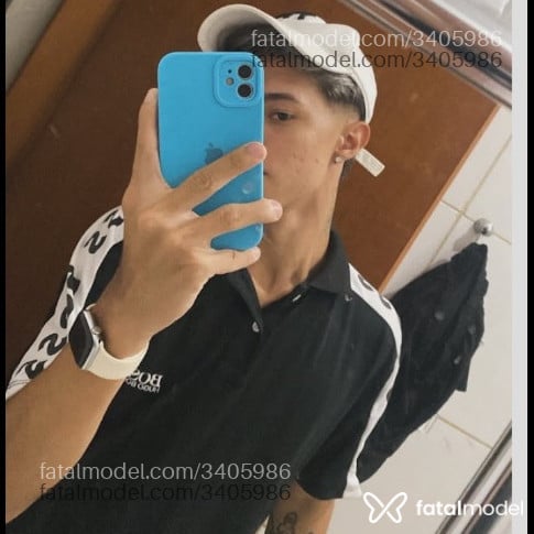 Acompanhante homem com cabelo castanho de olhos castanhos - Fernandes