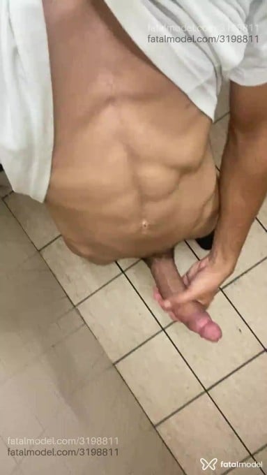 Acompanhante homem morena (o) de olhos castanhos em Volta Redonda - Lucas Morais