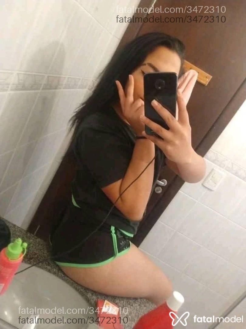 Acompanhante mulher morena (o) de olhos pretos - Emelli