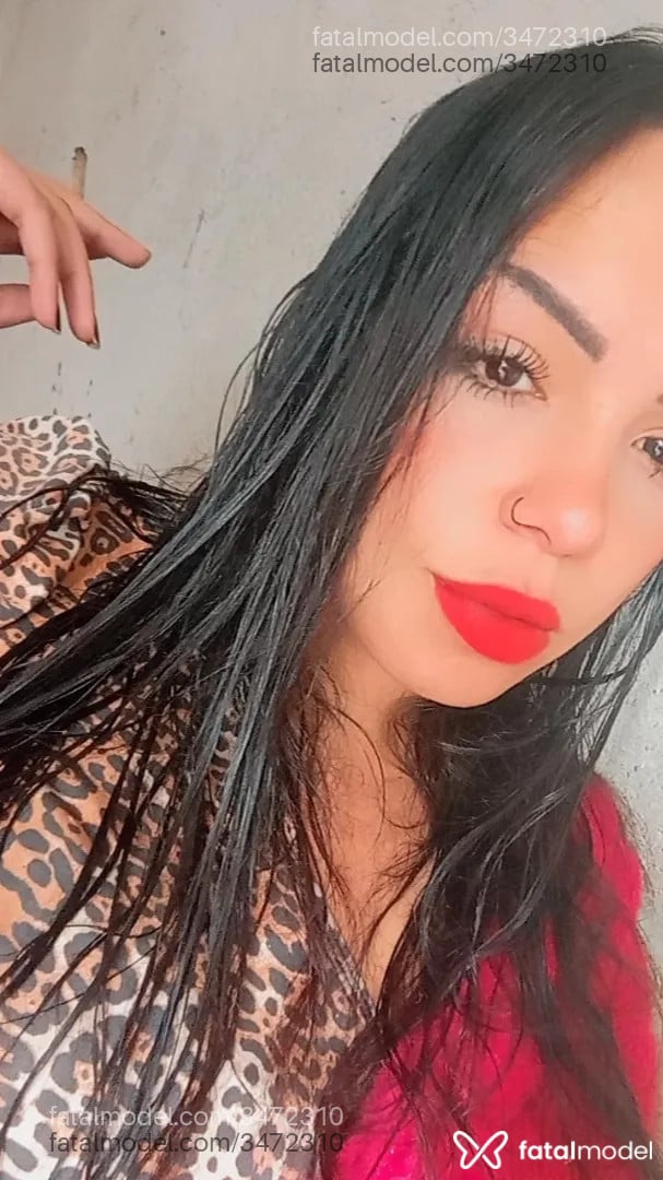 Acompanhante mulher morena (o) de olhos pretos - Emelli