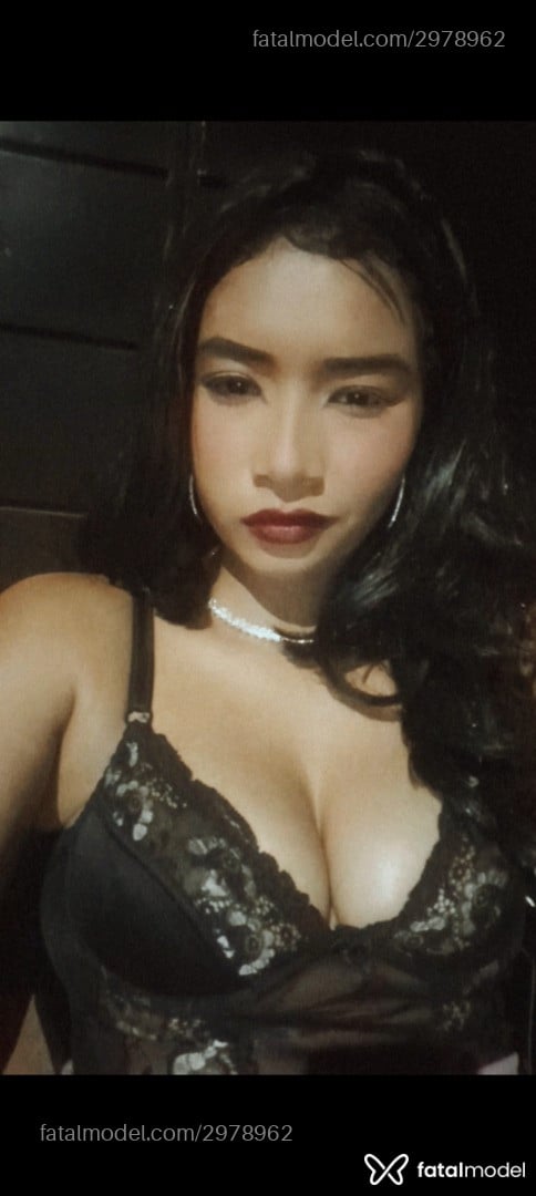 Acompanhante mulher morena (o) de olhos pretos - Yza Souza