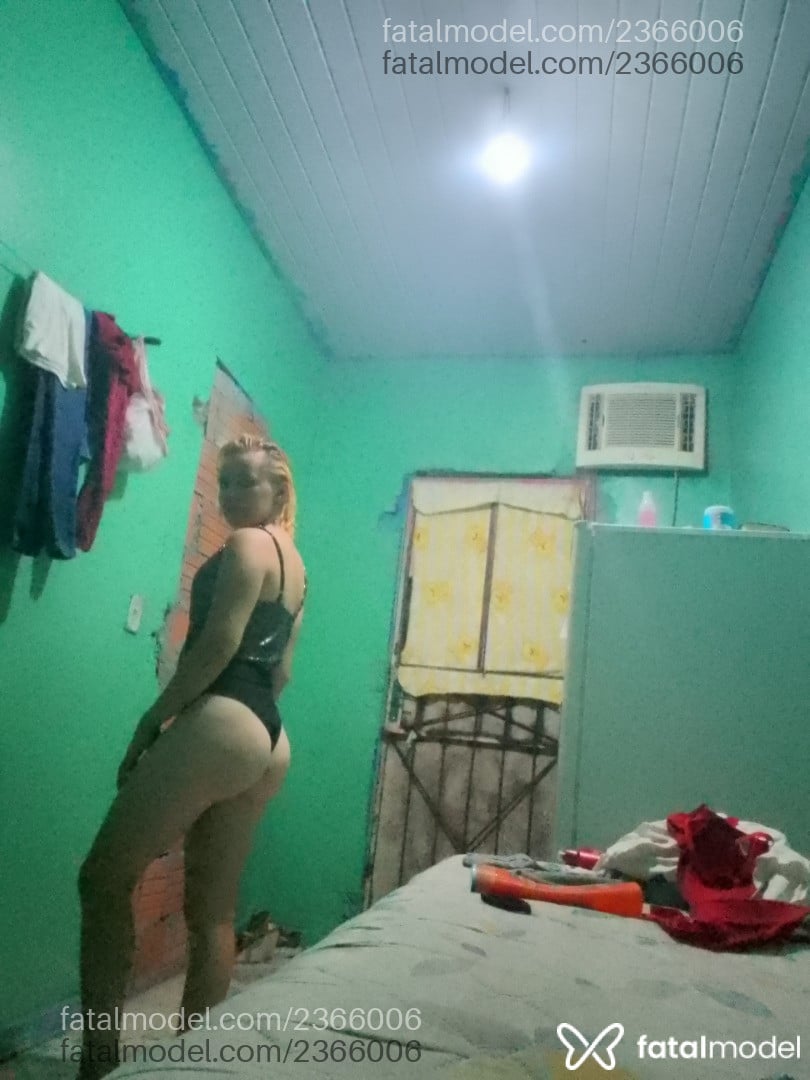 Acompanhante mulher morena (o) de olhos castanhos - Melantha
