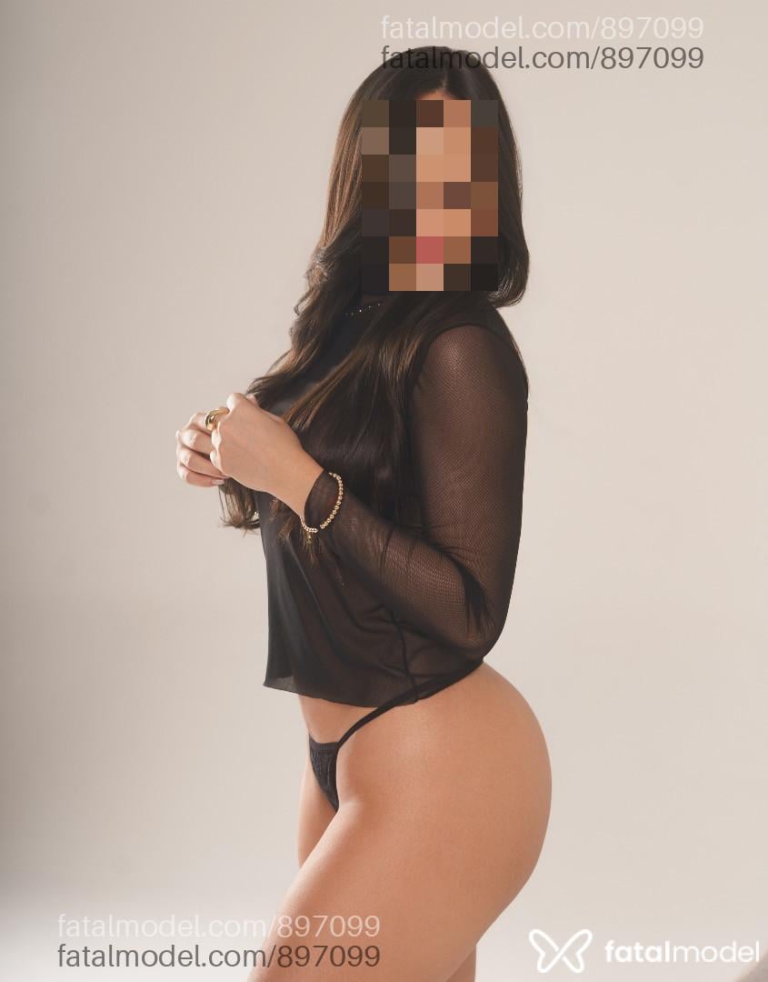 Acompanhante mulher com cabelo castanho de olhos castanhos - Thaís