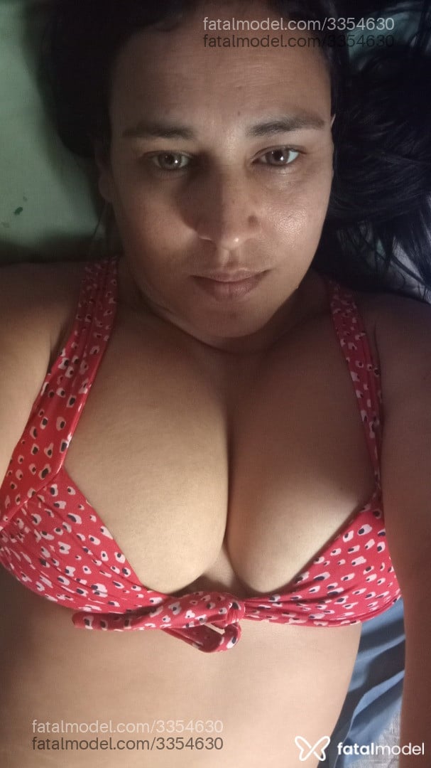 Acompanhante mulher morena (o) de olhos castanhos - Rânia