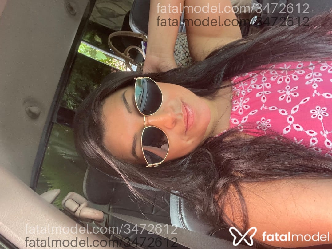 Acompanhante mulher com cabelo castanho de olhos castanhos - Xuxinha