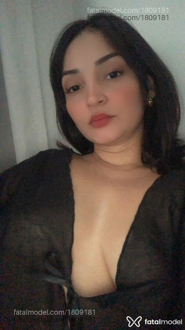 Acompanhante mulher com cabelo castanho de olhos castanhos - Jade Vieira