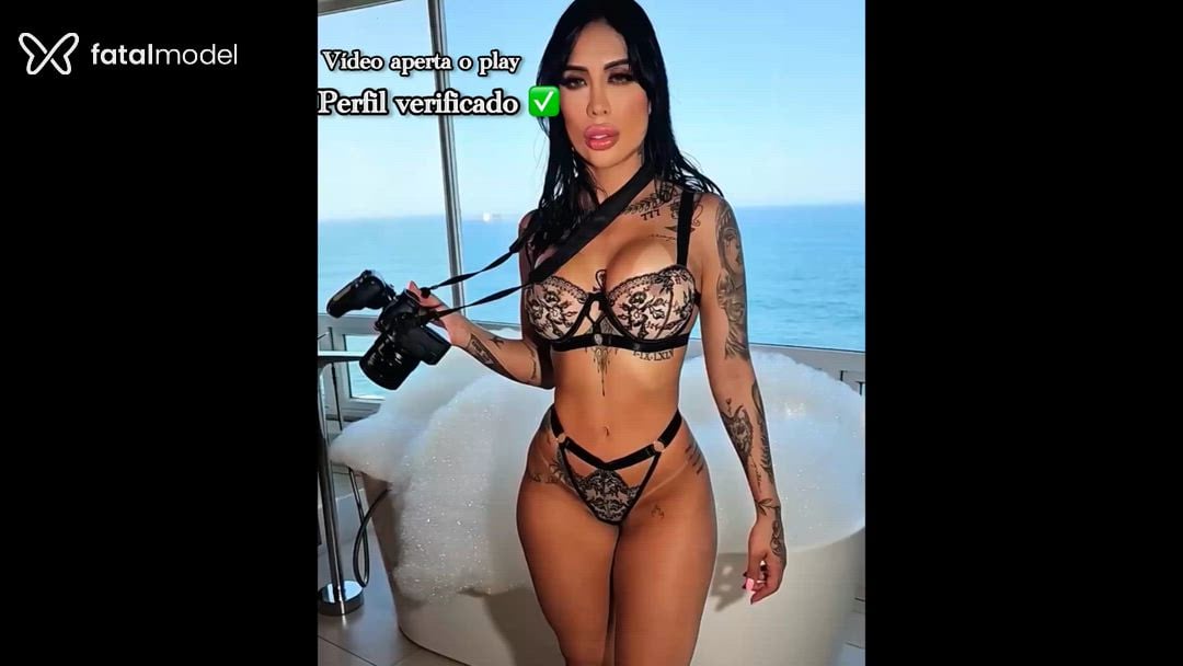 Acompanhante mulher morena (o) de olhos mel - Heloíse Vitty