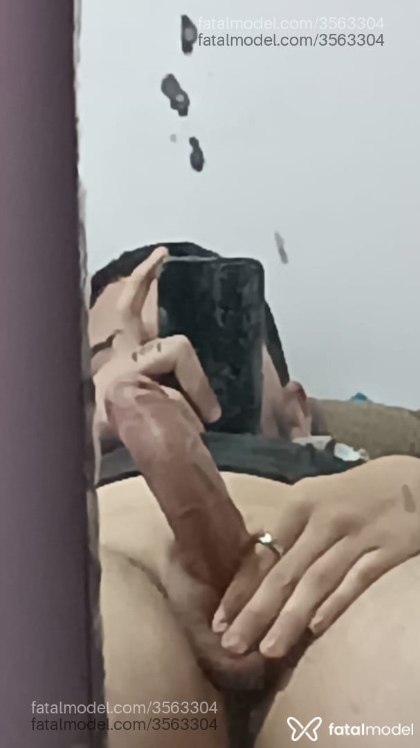 Acompanhante homem com cabelo castanho de olhos castanhos - Guilherme