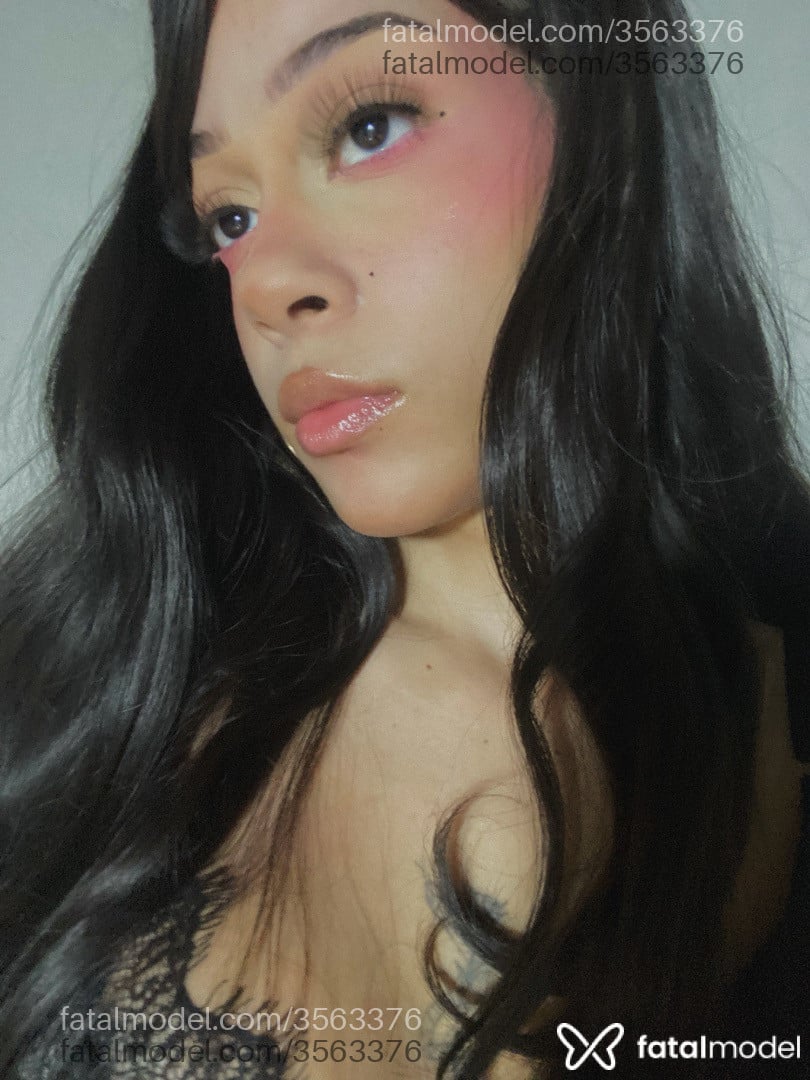 Acompanhante mulher trans morena (o) de olhos castanhos - Lola Blackwood
