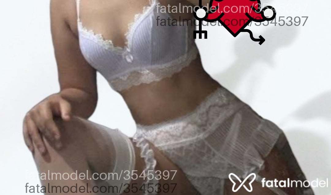 Acompanhante mulher com cabelo castanho de olhos mel - Patyzinha