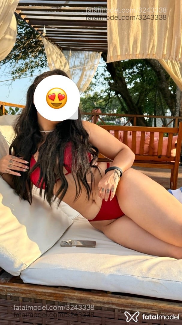 Acompanhante mulher com cabelo castanho de olhos mel - Bianca