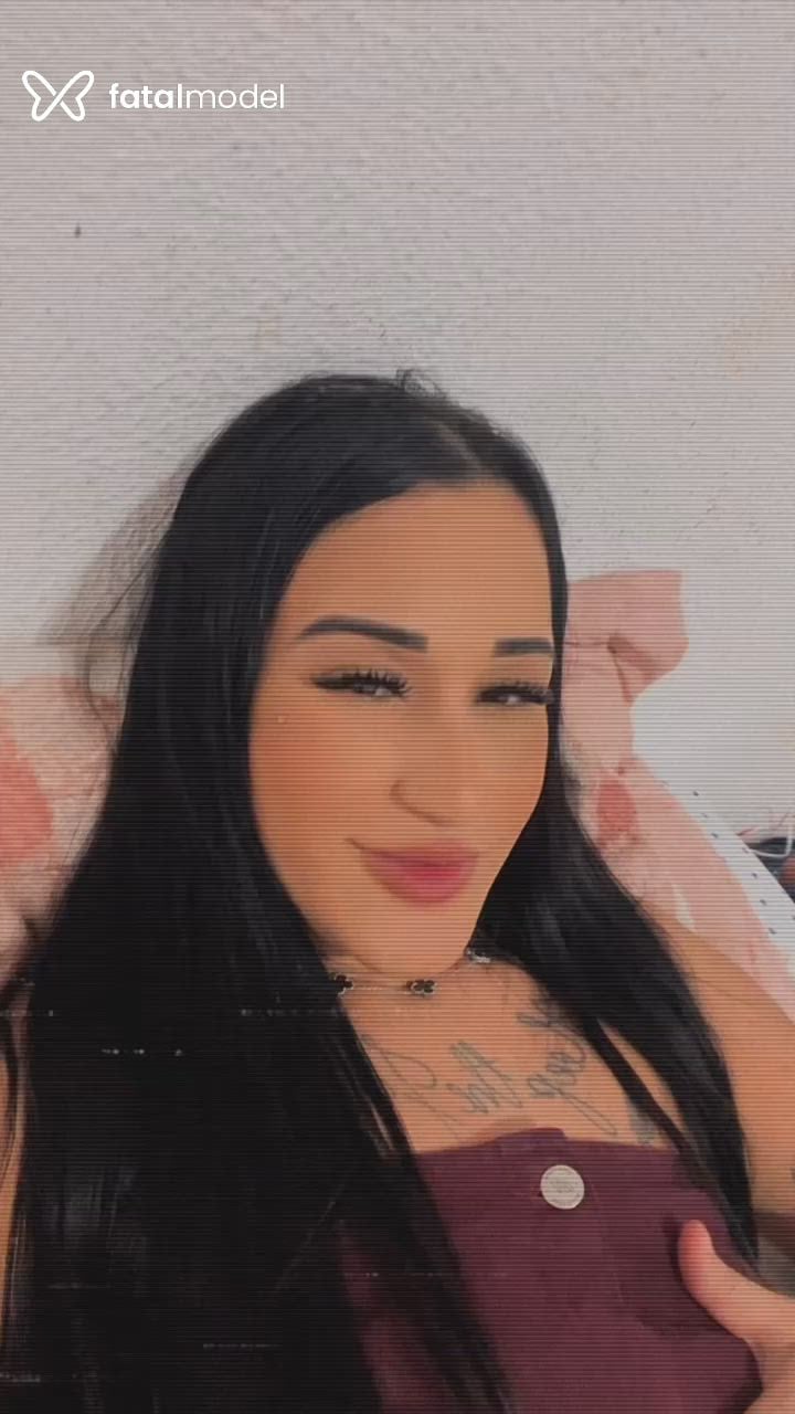 Acompanhante mulher morena (o) de olhos pretos - Karen