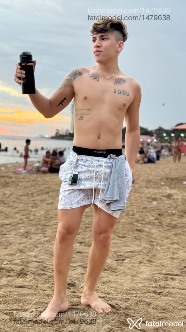 Acompanhante homem com cabelo castanho de olhos castanhos - Bruno Freita
