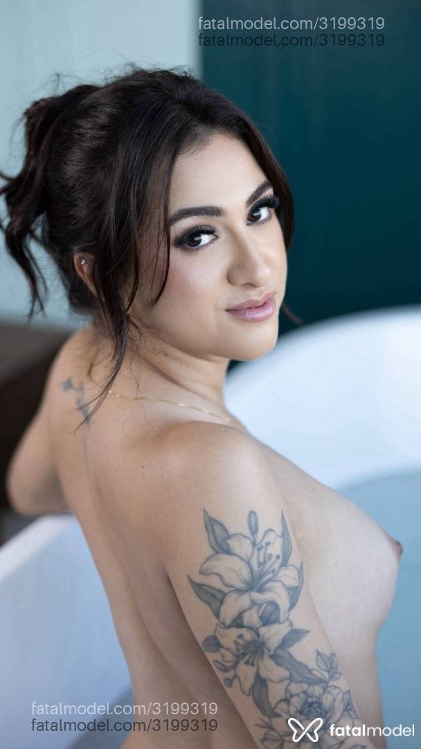 Acompanhante mulher morena (o) de olhos castanhos - Mel Richesse