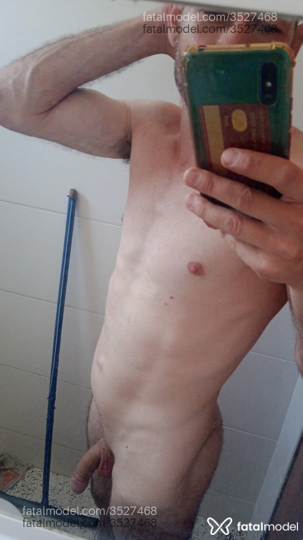Acompanhante homem sem cabelo de olhos castanhos - Fvlado Acompanhante homem sem cabelo de olhos castanhos - Fvlado