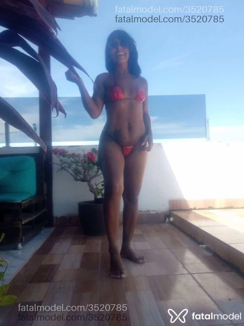 Acompanhante mulher morena (o) de olhos castanhos - Yara Acompanhante mulher morena (o) de olhos castanhos - Yara