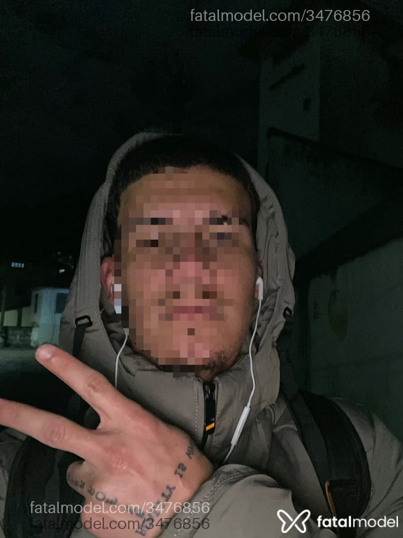 Acompanhante homem morena (o) de olhos castanhos - Zeusalfa