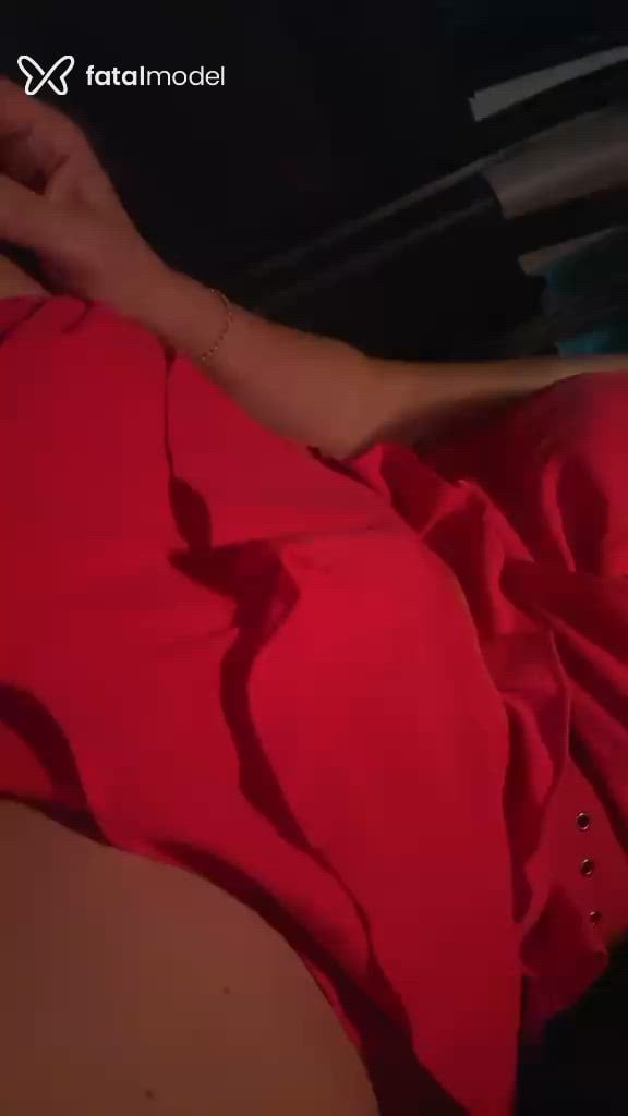 Acompanhante mulher loira (o) de olhos castanhos - Volúpia