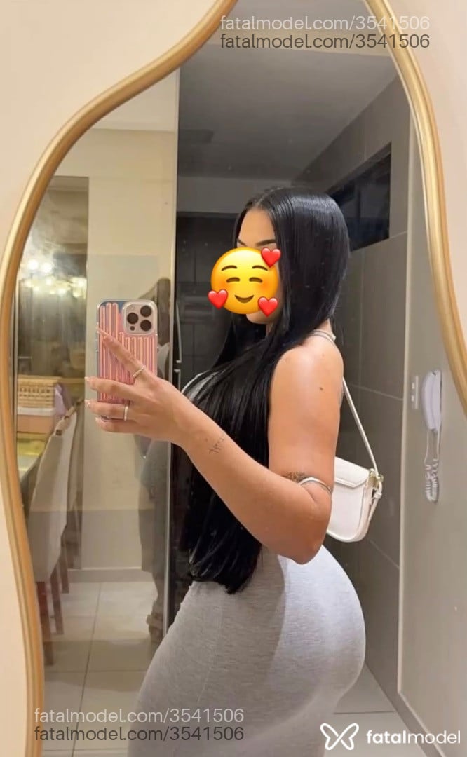 Acompanhante mulher morena (o) de olhos castanhos - Angélica Bolzani
