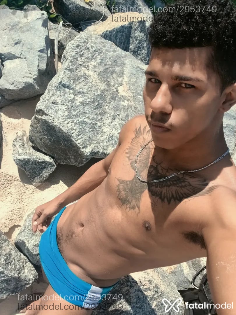 Acompanhante homem morena (o) de olhos pretos - Thiago