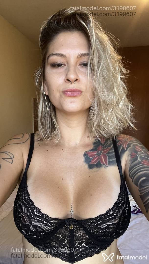 Acompanhante mulher loira (o) de olhos castanhos em São Paulo - Maya Santini