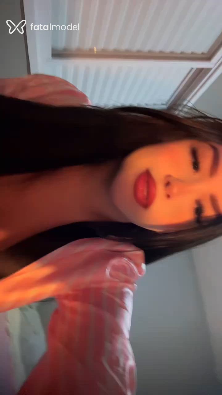Acompanhante mulher morena (o) de olhos castanhos - Sophia Acompanhante mulher morena (o) de olhos castanhos - Sophia