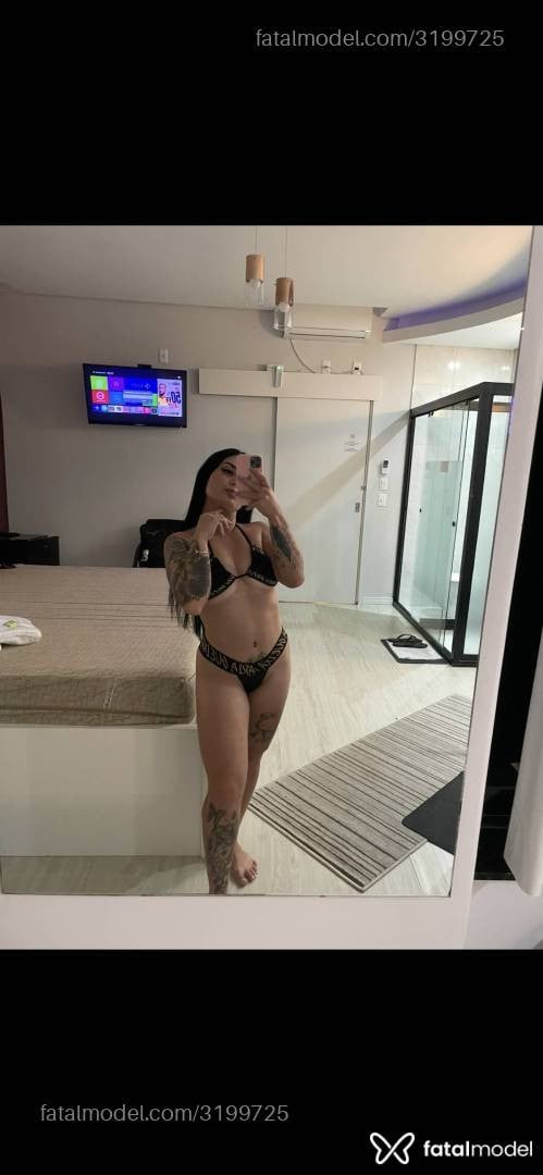 Acompanhante mulher morena (o) de olhos castanhos - Ayla Kitty