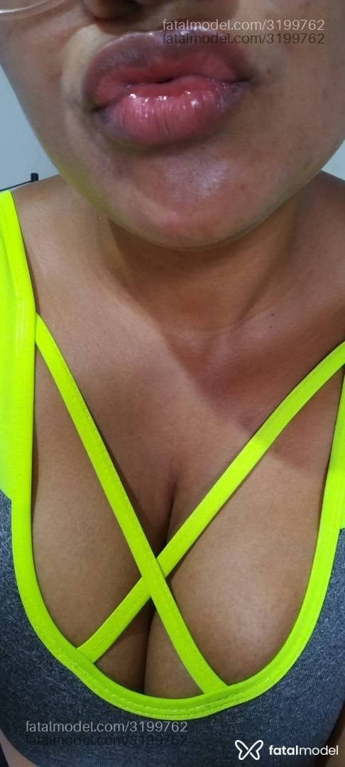Acompanhante mulher com cabelo castanho de olhos mel - Jéssica Andrade