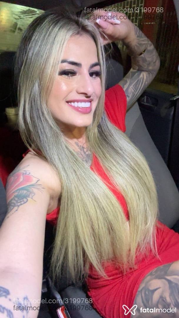 Acompanhante mulher com cabelo castanho de olhos castanhos - Lavínia Alencar