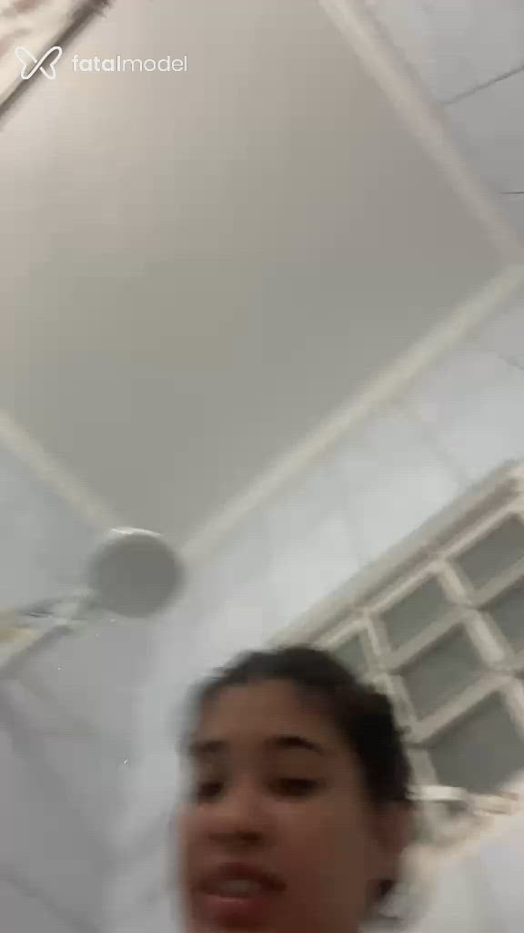 Acompanhante mulher morena (o) de olhos castanhos - Laura Acompanhante mulher morena (o) de olhos castanhos - Laura