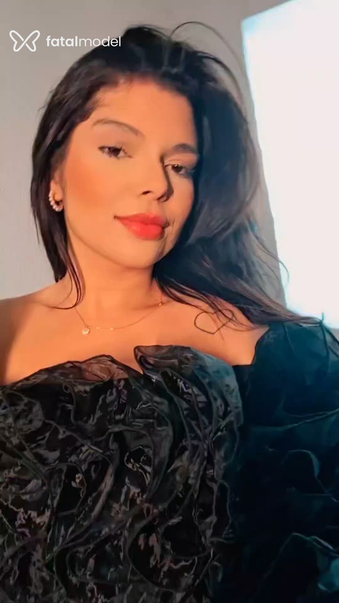 Acompanhante mulher com cabelo castanho de olhos castanhos - Amelly