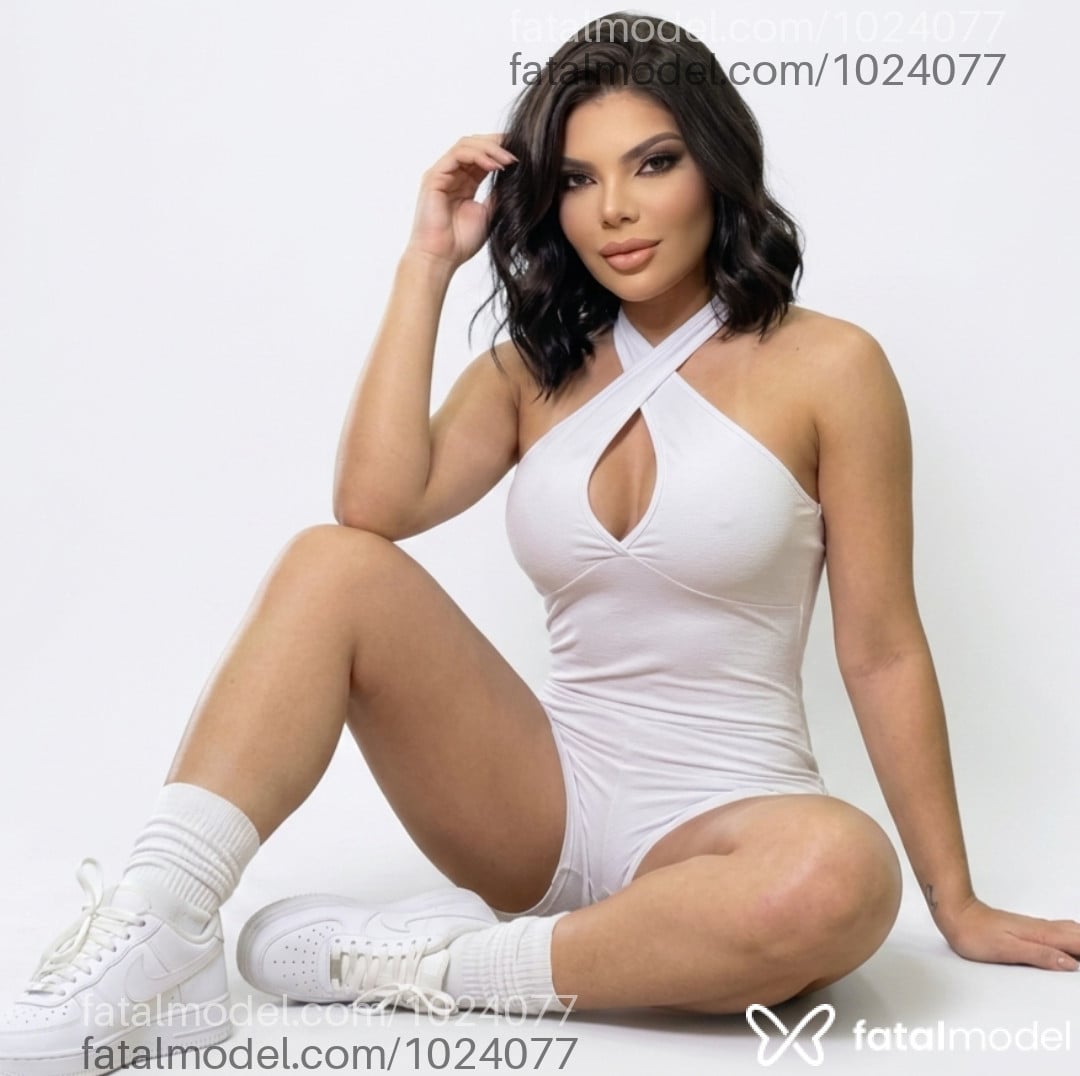 Acompanhante mulher com cabelo castanho de olhos castanhos - Amelly