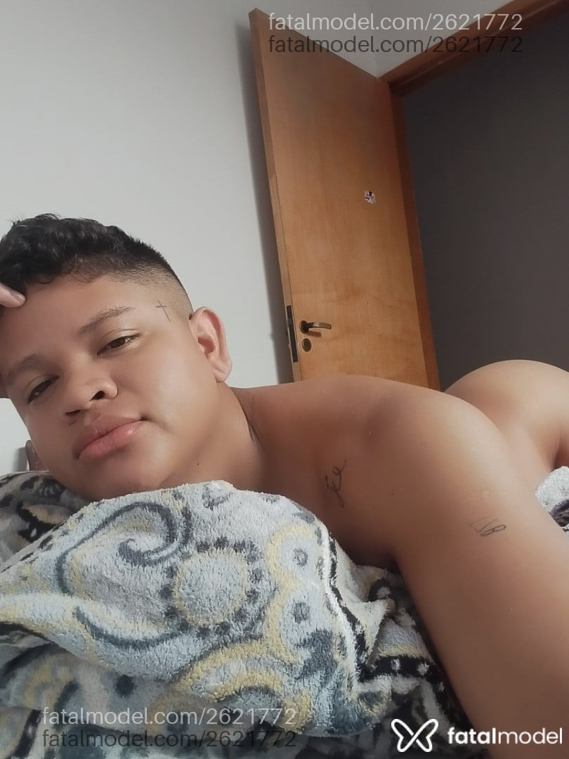 Acompanhante homem morena (o) de olhos pretos - índio Acompanhante homem morena (o) de olhos pretos - índio