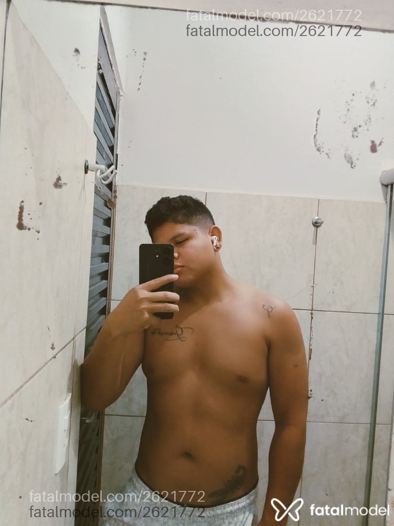 Acompanhante homem morena (o) de olhos pretos - índio