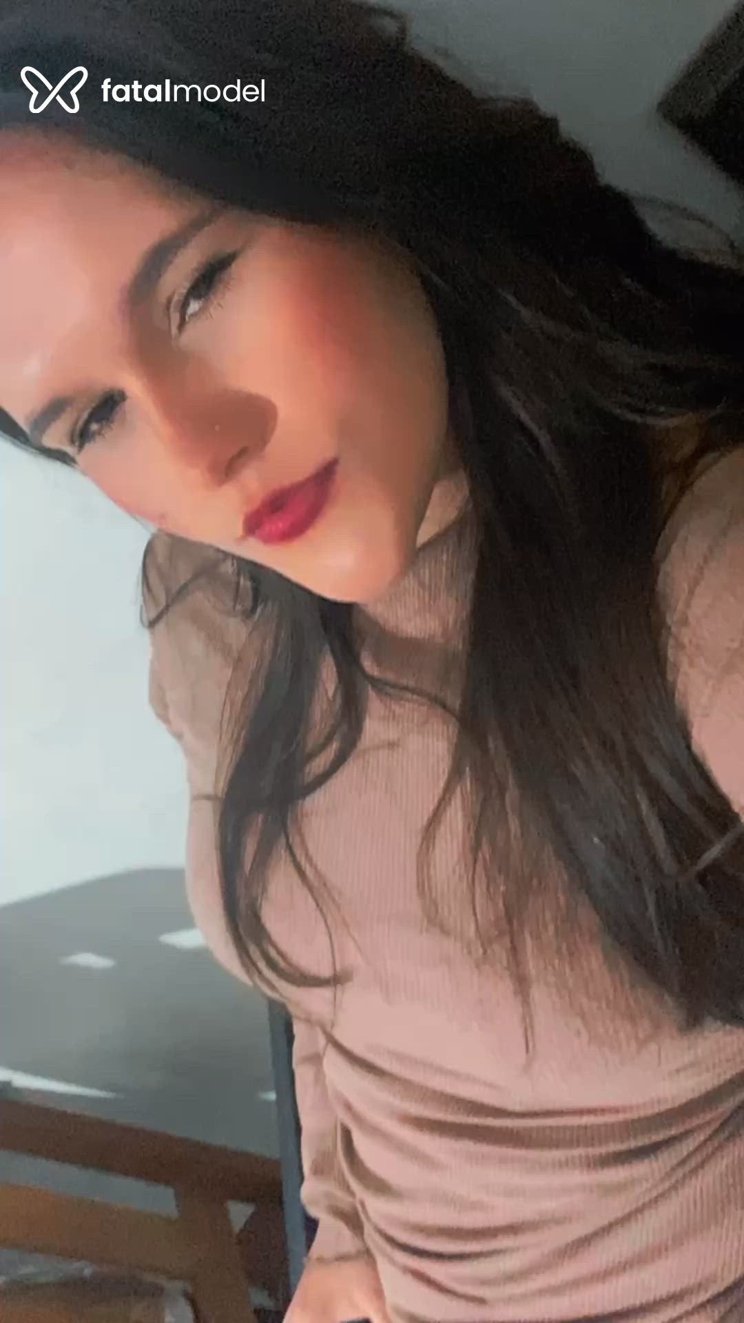 Acompanhante mulher com cabelo castanho de olhos castanhos - Rebeca