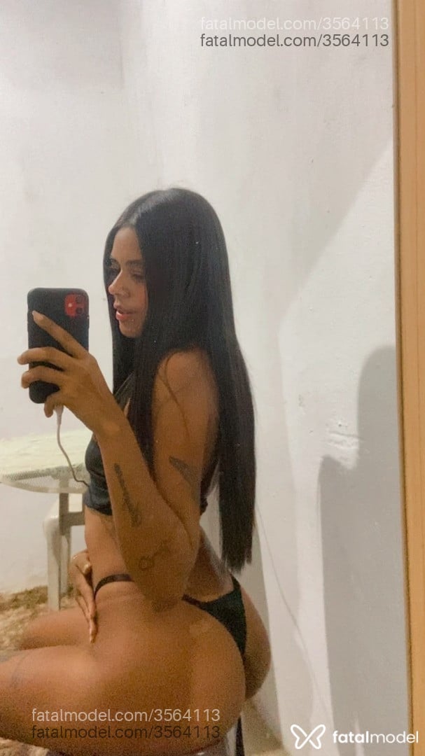 Acompanhante mulher morena (o) de olhos pretos - Pocahonntas