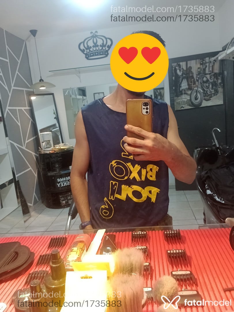 Acompanhante homem morena (o) de olhos castanhos - Pierre Negresco