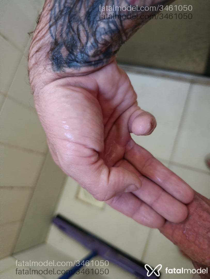 Acompanhante homem com cabelo castanho de olhos verdes - Galego